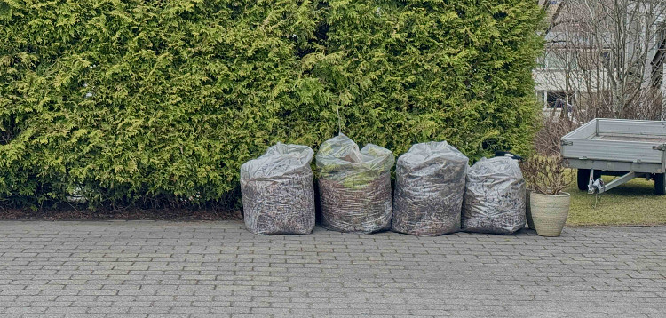 Bestill henting av hageavfall